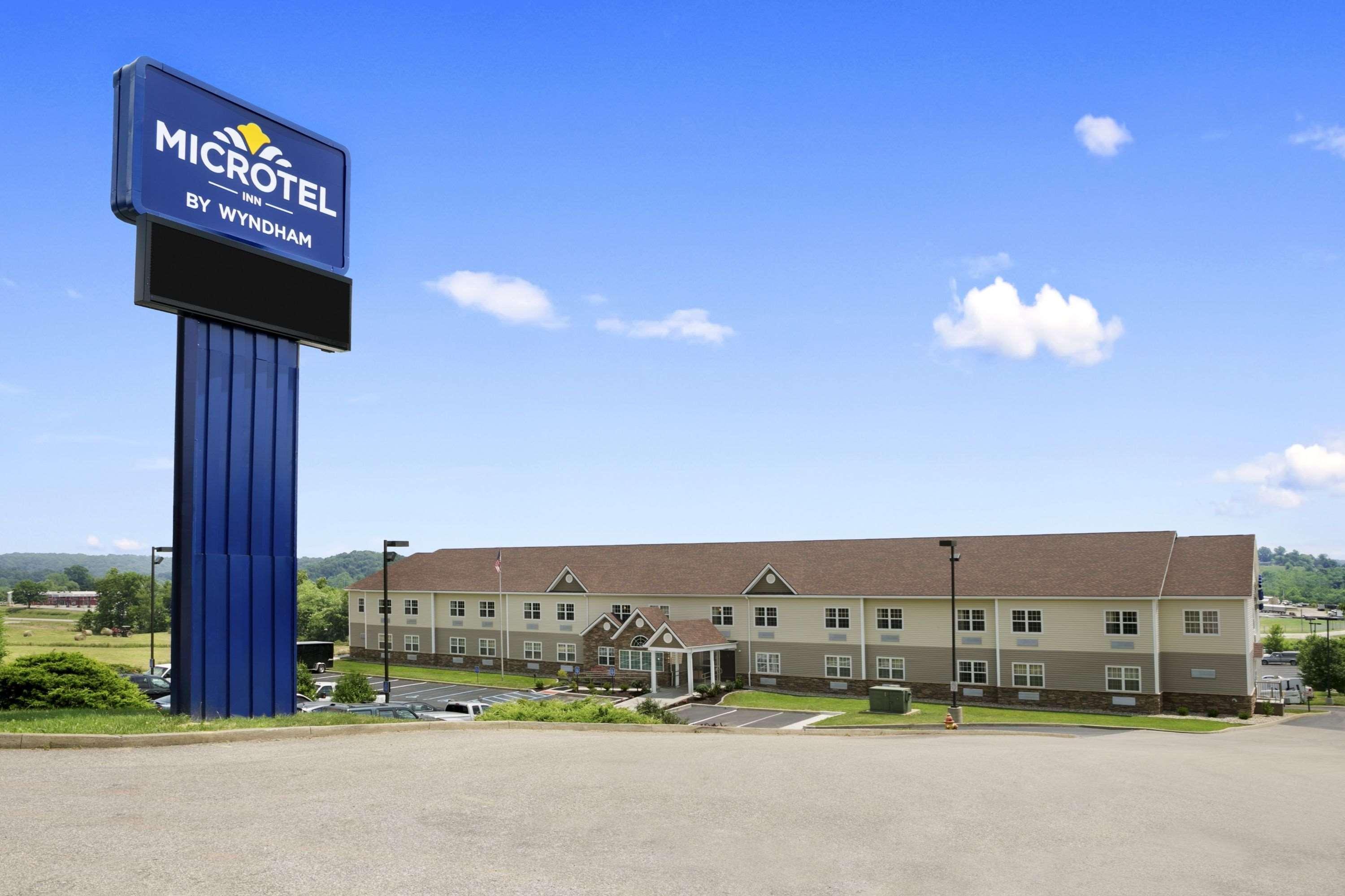 Microtel Inn & Suites By Wyndham Mineral Wells/Parkersburg Екстер'єр фото