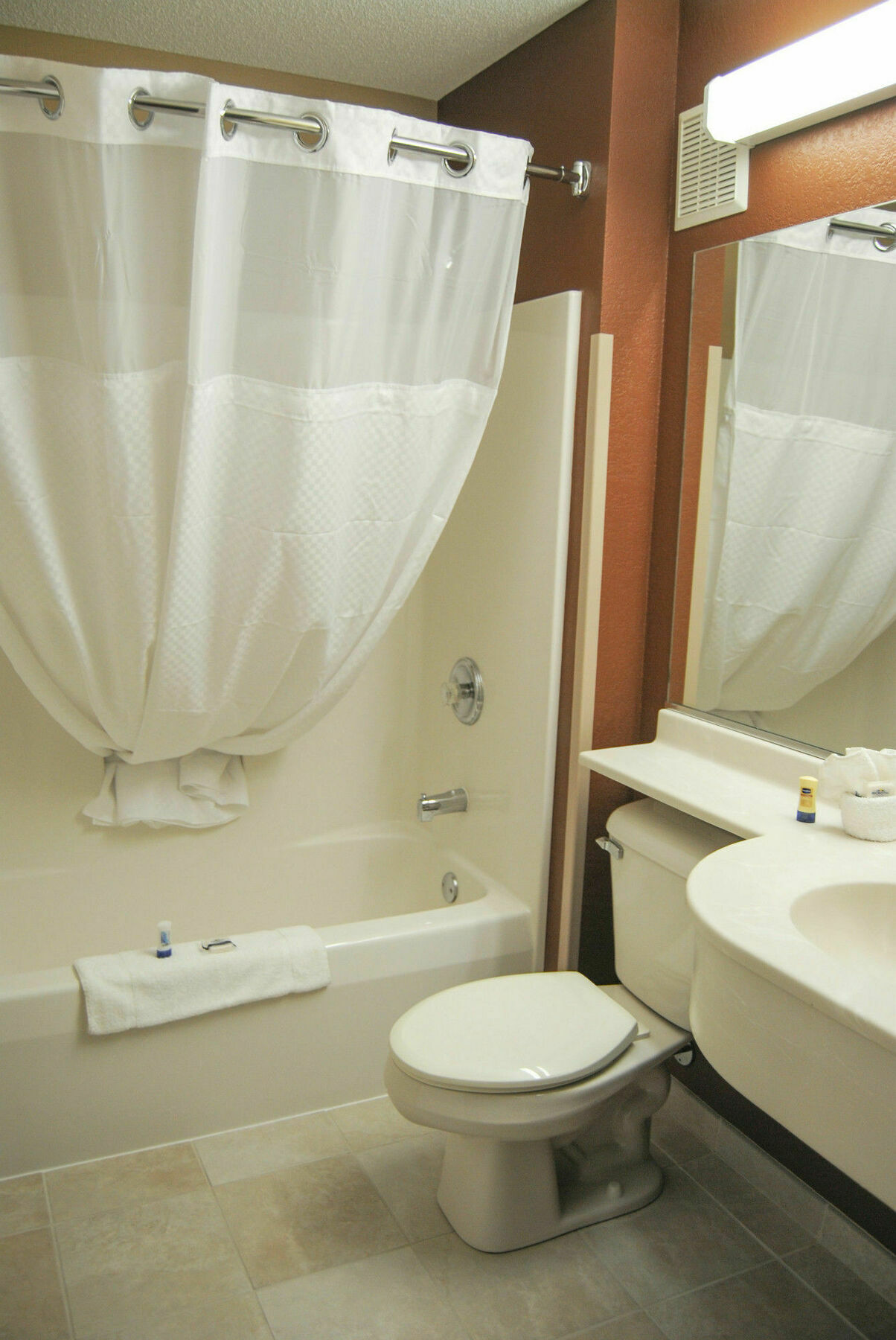 Microtel Inn & Suites By Wyndham Mineral Wells/Parkersburg Екстер'єр фото